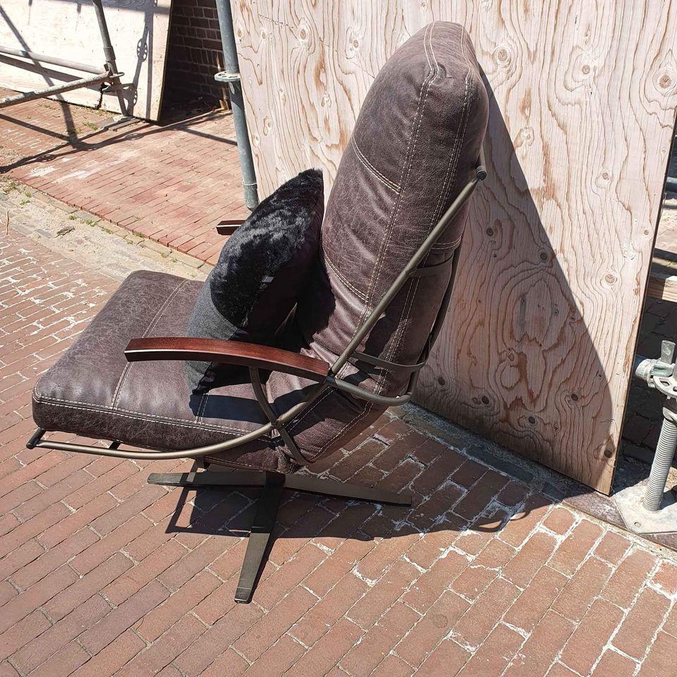 DIVERSE SPIEGELS, KLEINE TAFELTJES, BANKJES. VERLICHTING, 3Z FACTORY