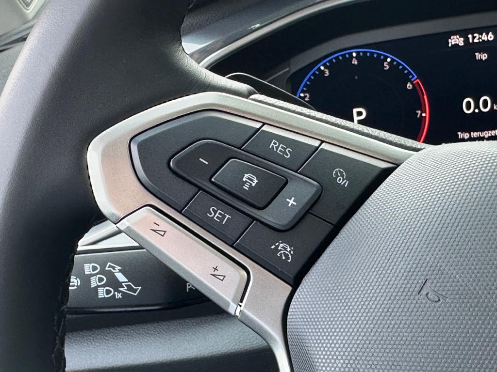 Volkswagen T-roc 1.5 tsi 150pk dsg style carplay | camera | keyless | elek.