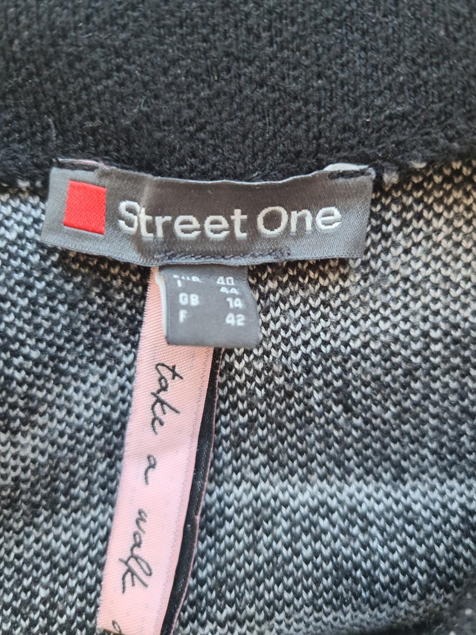 Zwart-wit zebra trui van Street One Maat L