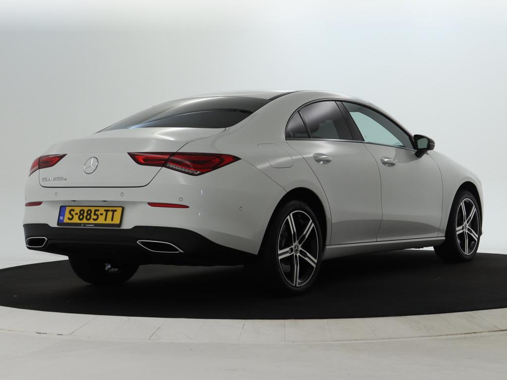 Mercedes-Benz Cla 250 e plug-in hybride elektrische achterklep | smartphone