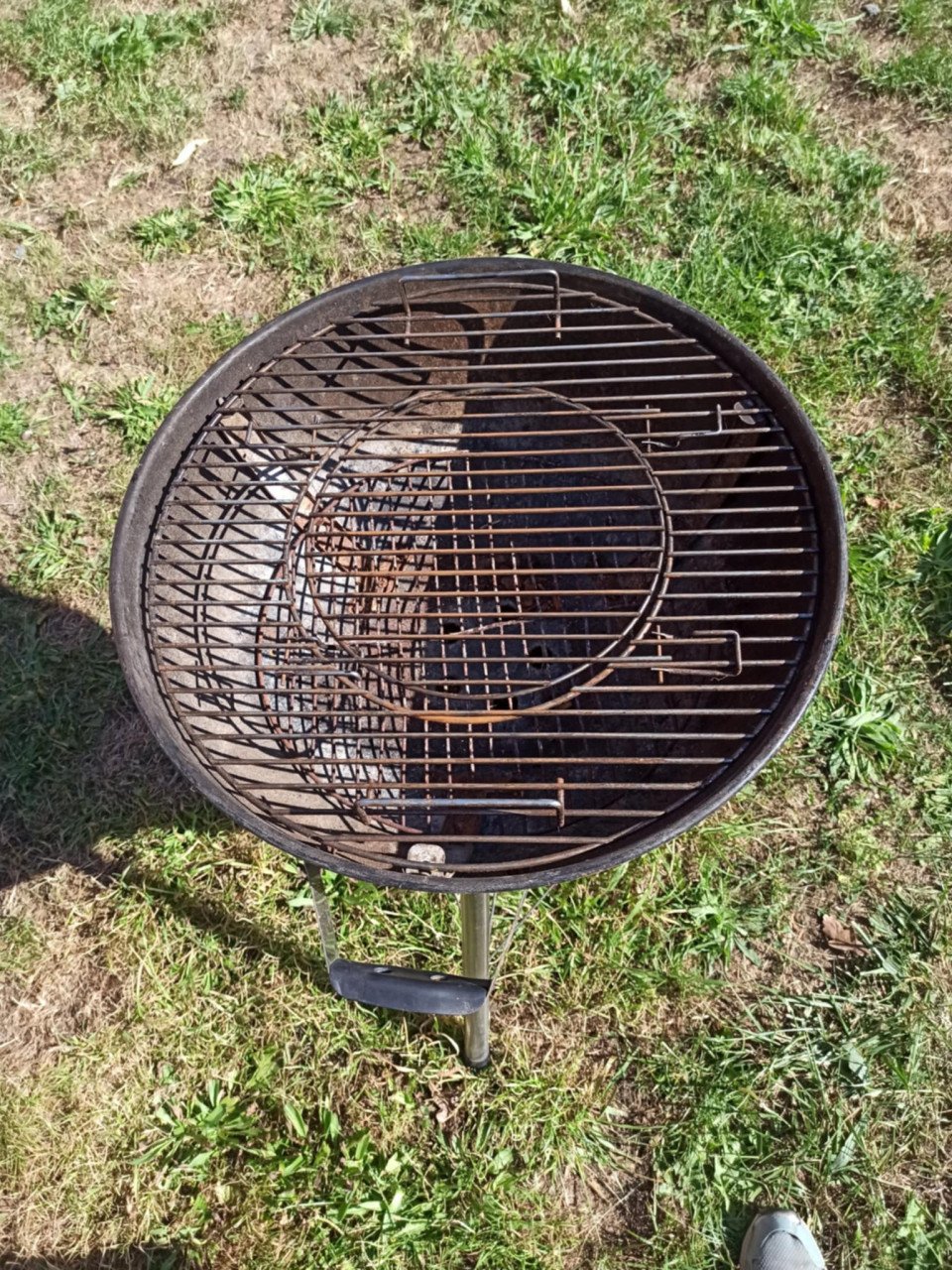 BBQ / Barbecue met deksel en temperatuurmeter