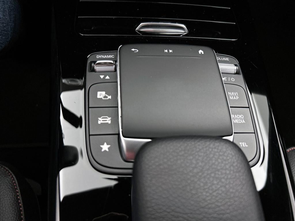 Mercedes-Benz A-Klasse 180 business solution amg | amg line | stoelverwarmi