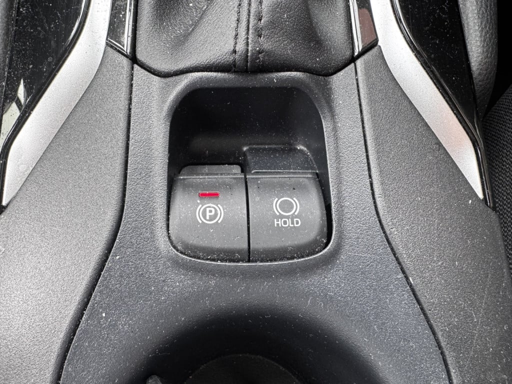 Toyota Corolla Cross 2.0 high power hybrid first edition | apple carplay |