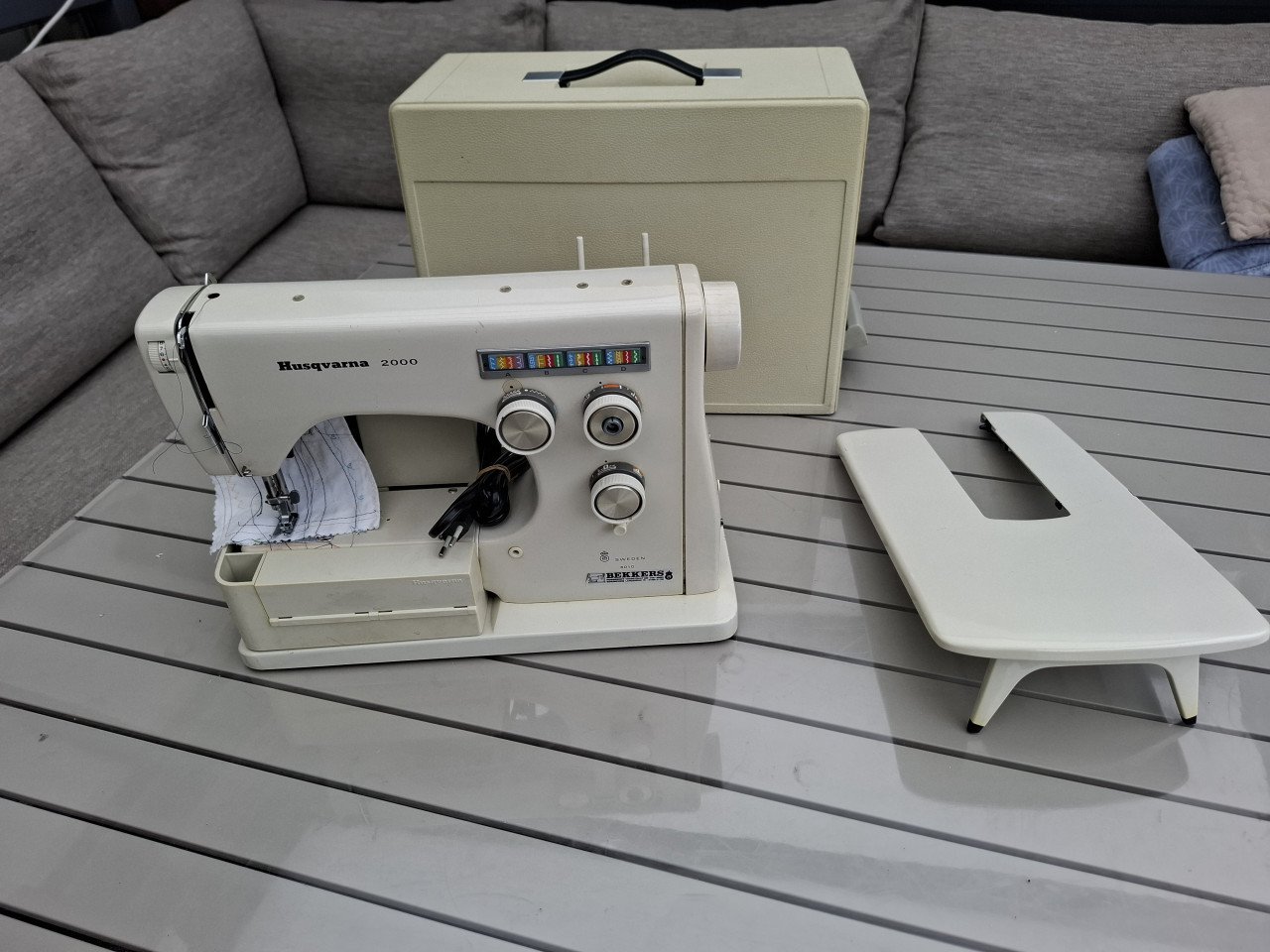 NAAIMACHINE, Husqvarna 2000, "model 6010.