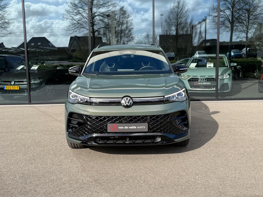 Volkswagen Tiguan 1.5 ehybrid r-line | black line | 360 camera | trekhaak |