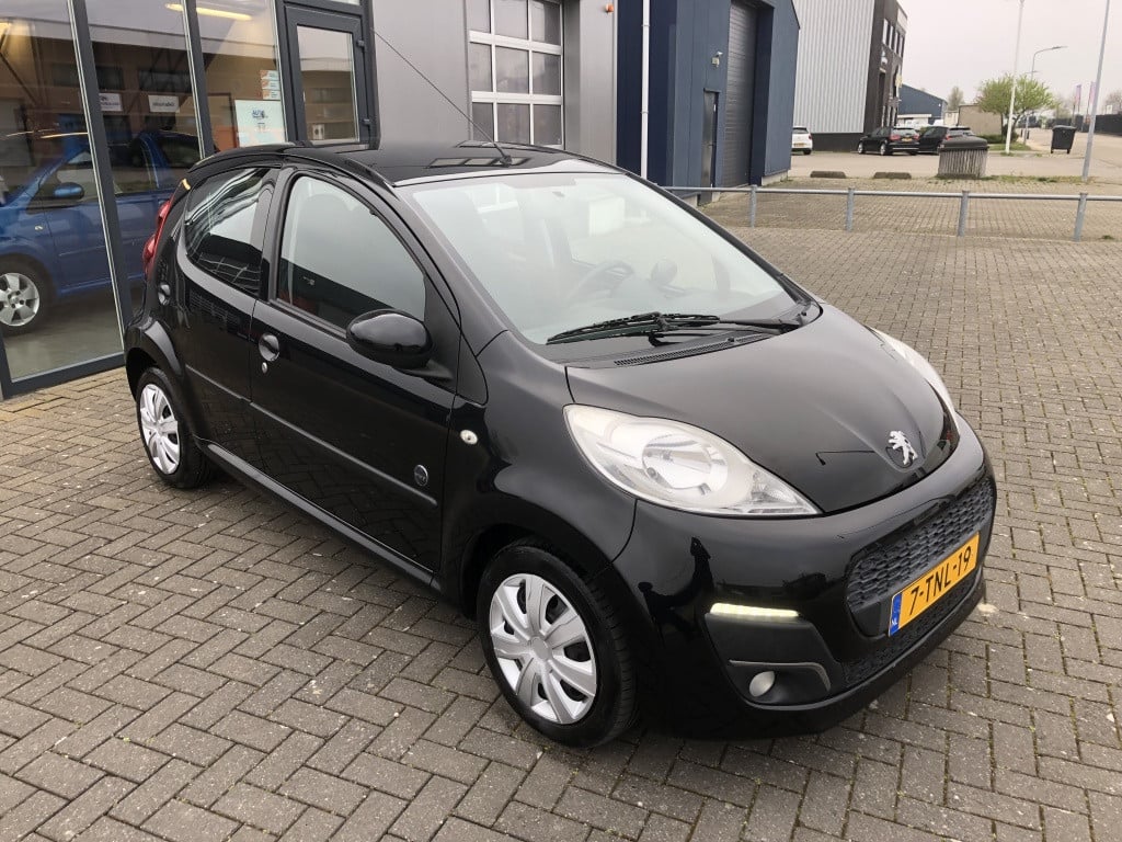 Peugeot 107 1.0 envy 1e eigenaar