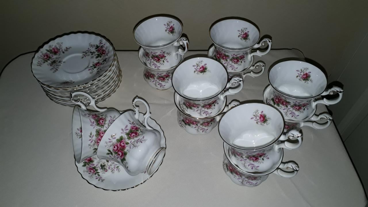 12 kop en schotels Royal Albert Lavender Rose