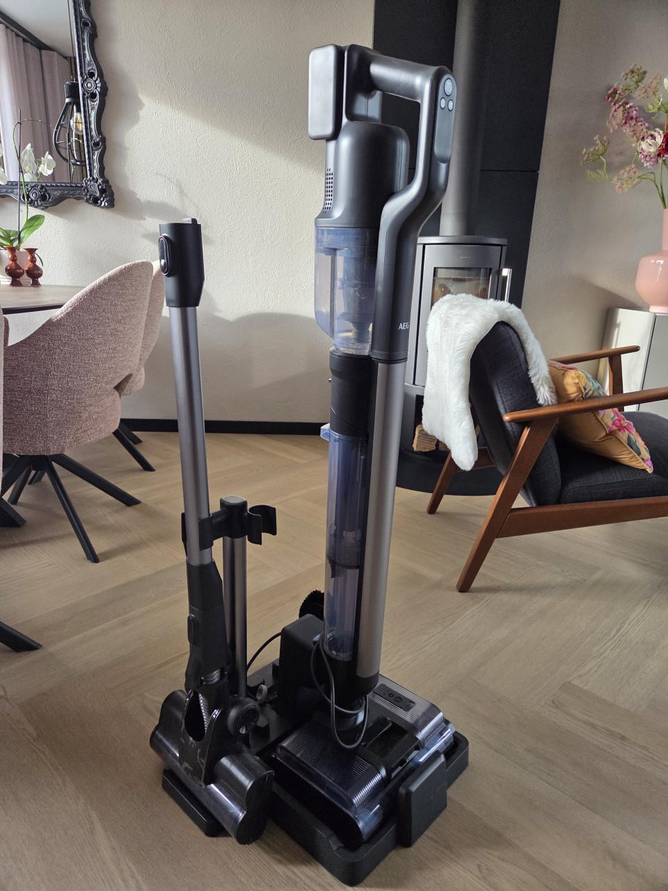 AEG wet and dry steelstofzuiger