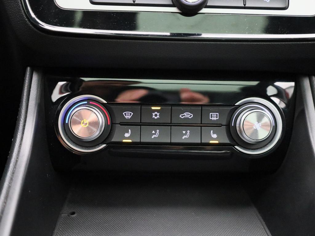 MG Zs Ev luxury 45 kwh | panoramadak | leder | apple carplay - android auto