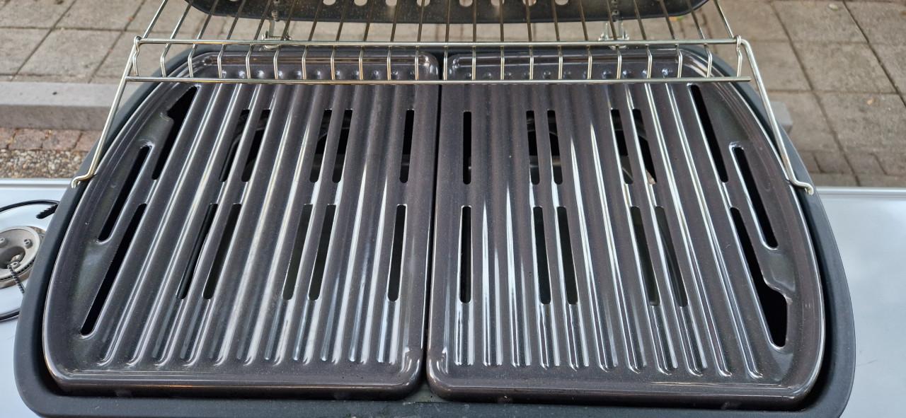 Zo goed als nieuwe grote BBQ