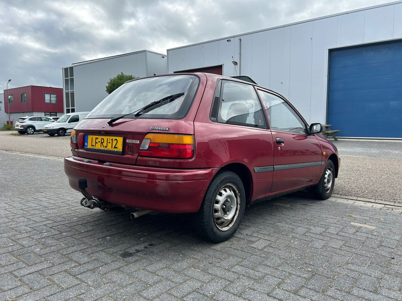 Toyota Starlet 1.3i Sport ONVERWOESTBAAR MET 2 JAAR APK EN TREKHAAK