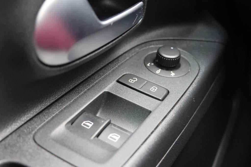 Volkswagen UP! 1.0 tsi 140 pk bmt high up! | stoelverwarming | camera | ac 