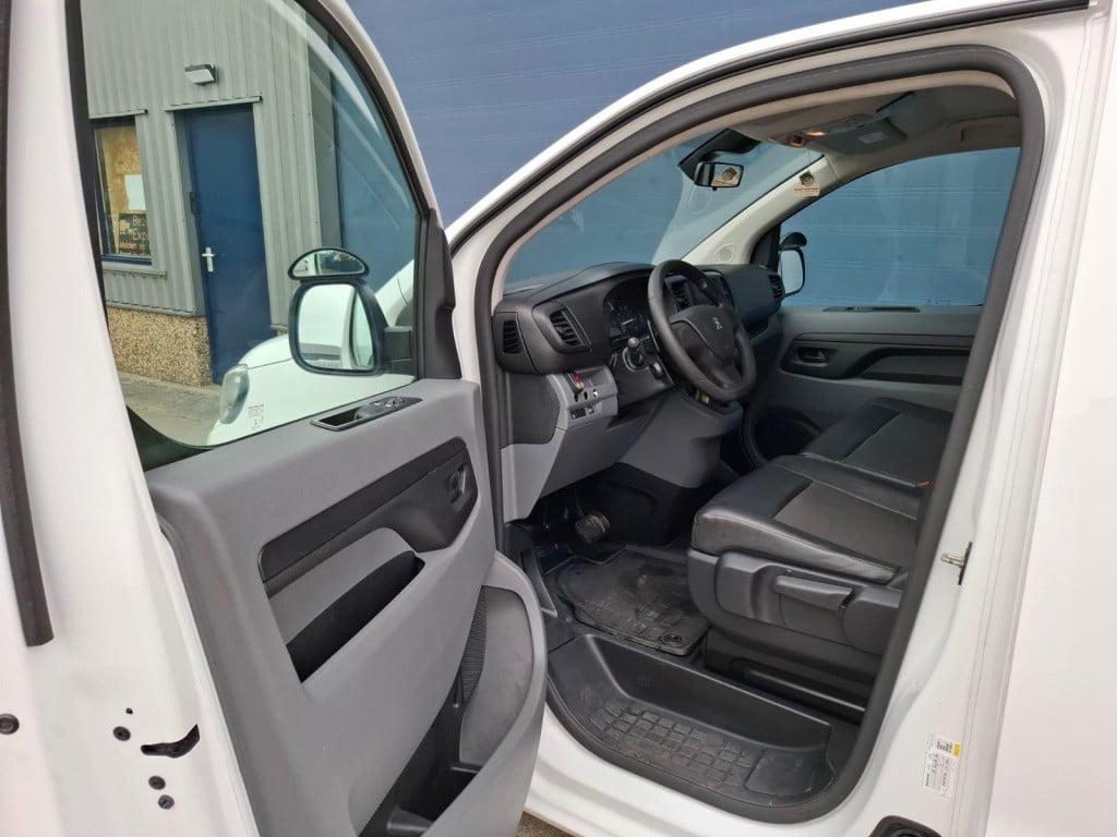 Peugeot Expert 231l 2.0 bluehdi 180 premium automaat / airco / cruise contr