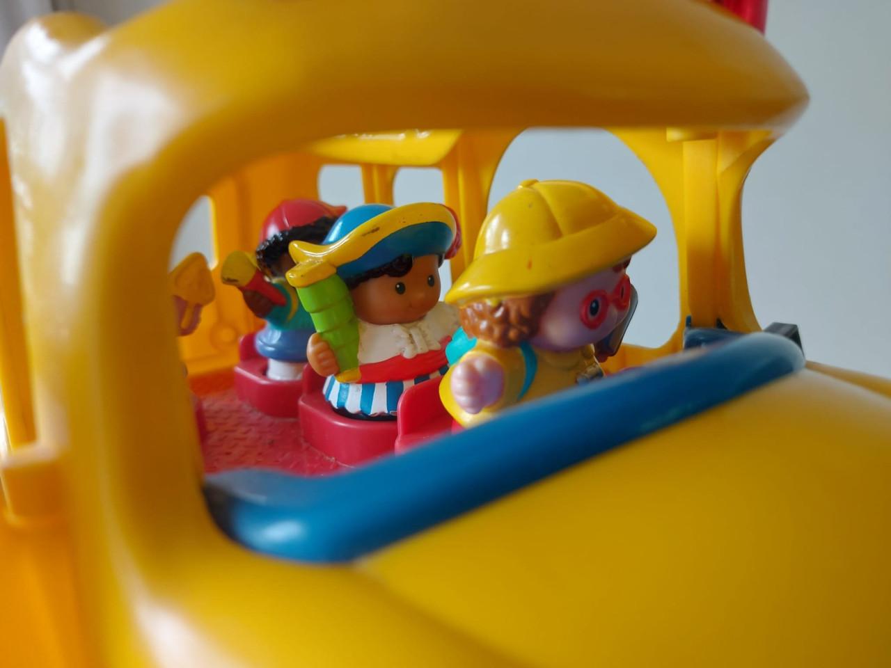 Fisher-Price Little People Lil' Movers Schoolbus incl. 4 poppetjes/muziek
