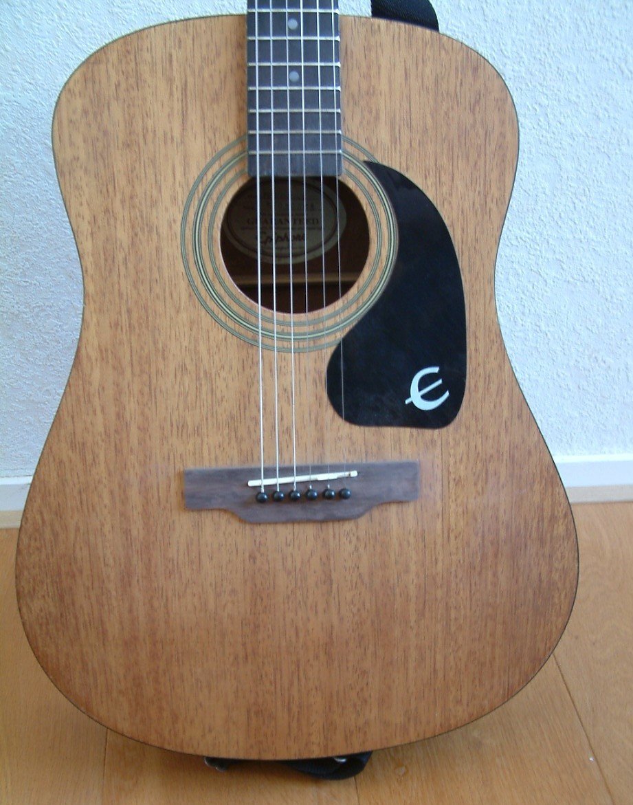 Epiphone western gitaar 1997  goede klank  incl draagriem