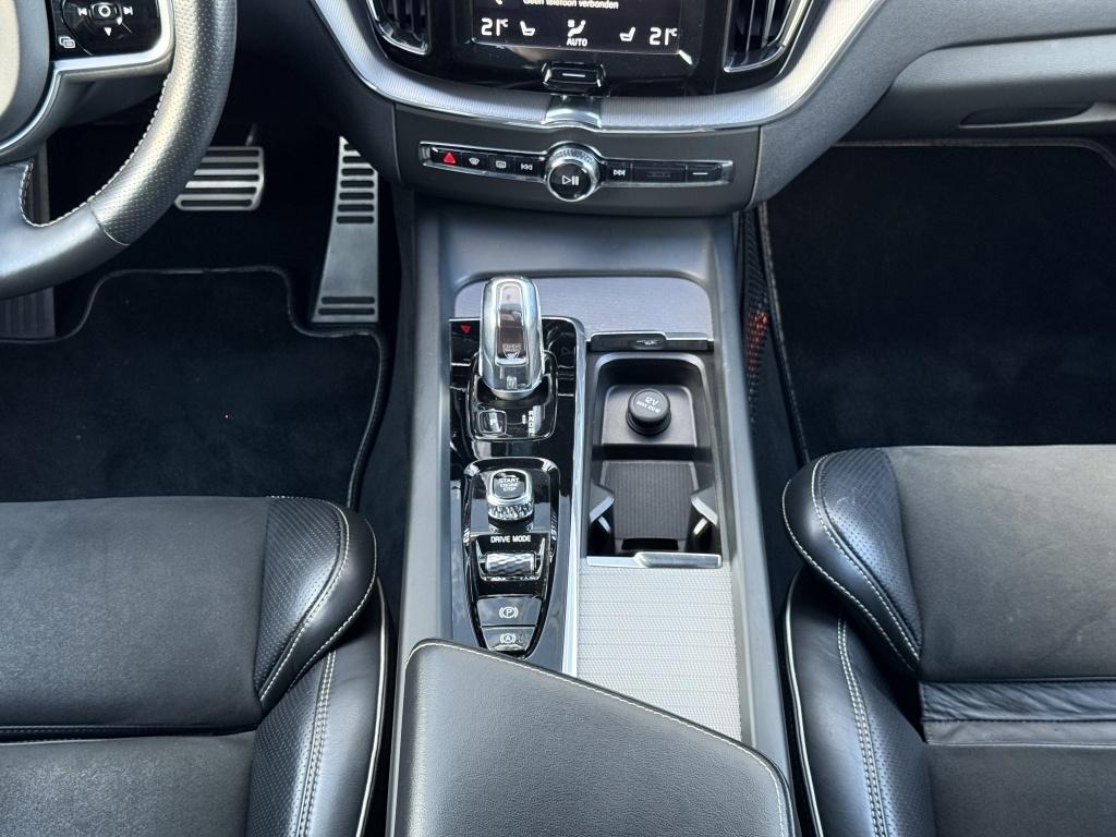 Volvo XC60 t8 390pk recharge r-design| panodak| luchtvering| trekhaak| came