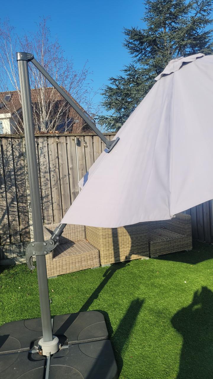 Zweefparasol + voet