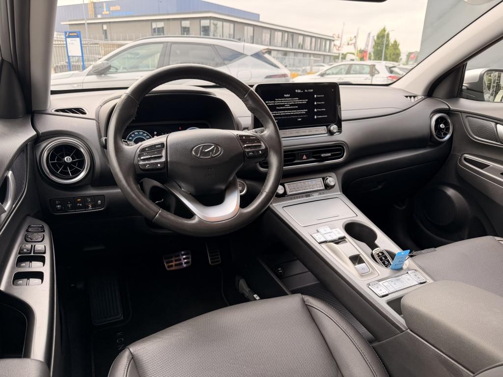 Hyundai Kona ev premium 64 kwh 3 fase | luxe uitvoering | navigatie | hud |