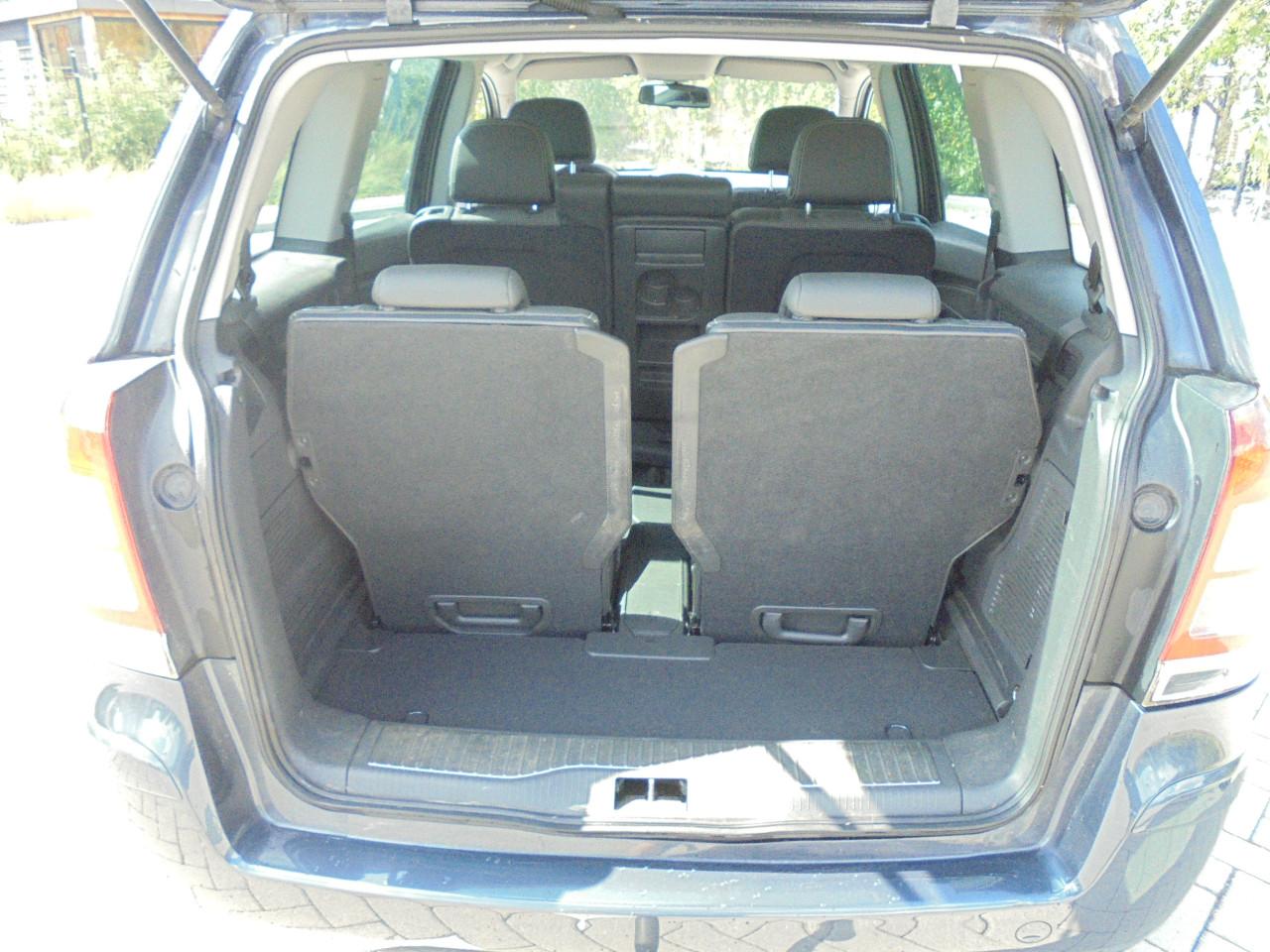 Zafira 1.9 CDTi Cosmo AUTOMAAT bouwjaar 2009 eerste eigenaar Apk Juli 2027