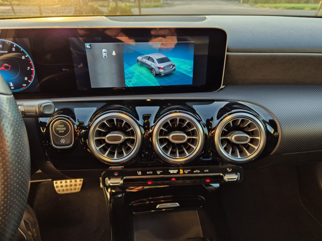 Mercedes-Benz A-Klasse 200 business solution amg