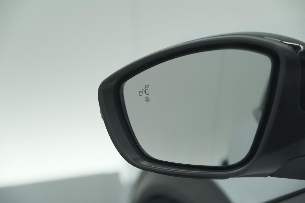 Peugeot 2008 puretech 130 eat8 allure | 360 camera | dodehoekdetectie | app