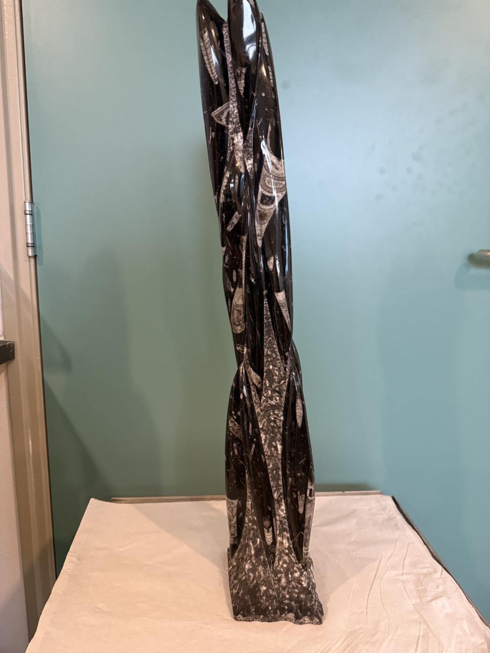 Orthoceras sculptuur