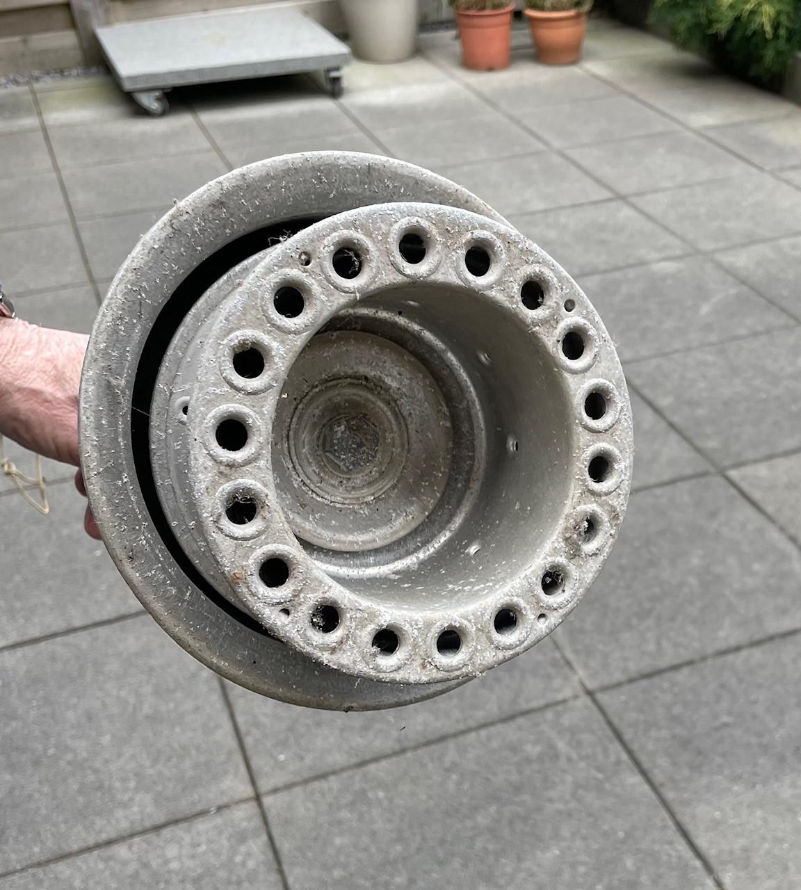 Originele oude zinken wasstamper