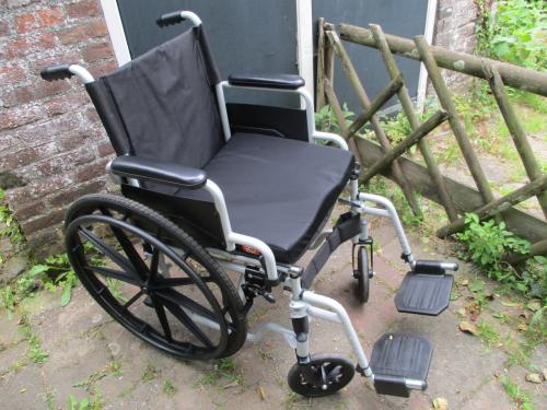 Te koop rolstoel met kussen