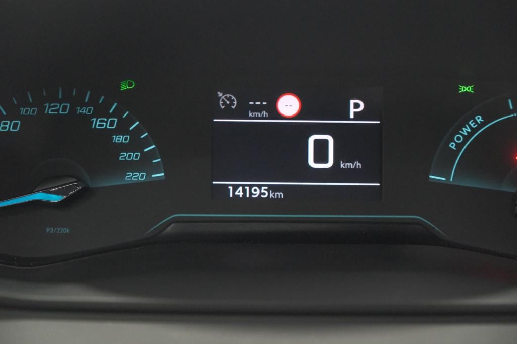 Peugeot 2008 1.2 hybrid 136 style | apple carplay | parkeersensoren | clima