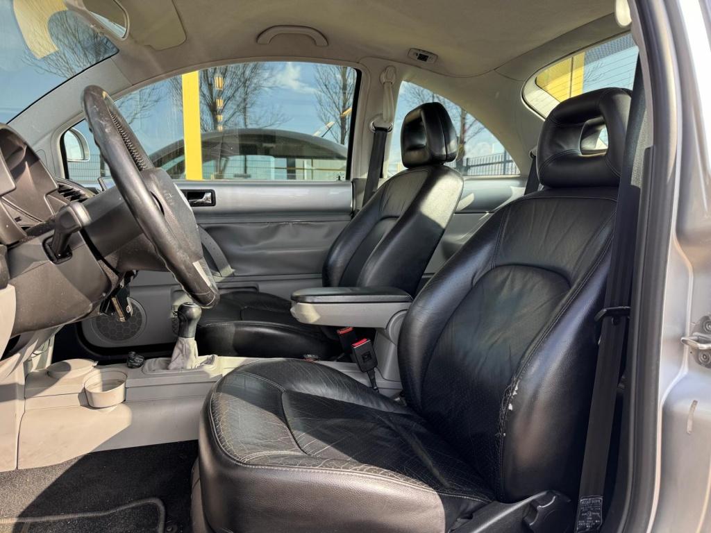 Volkswagen New Beetle 2.0 highline