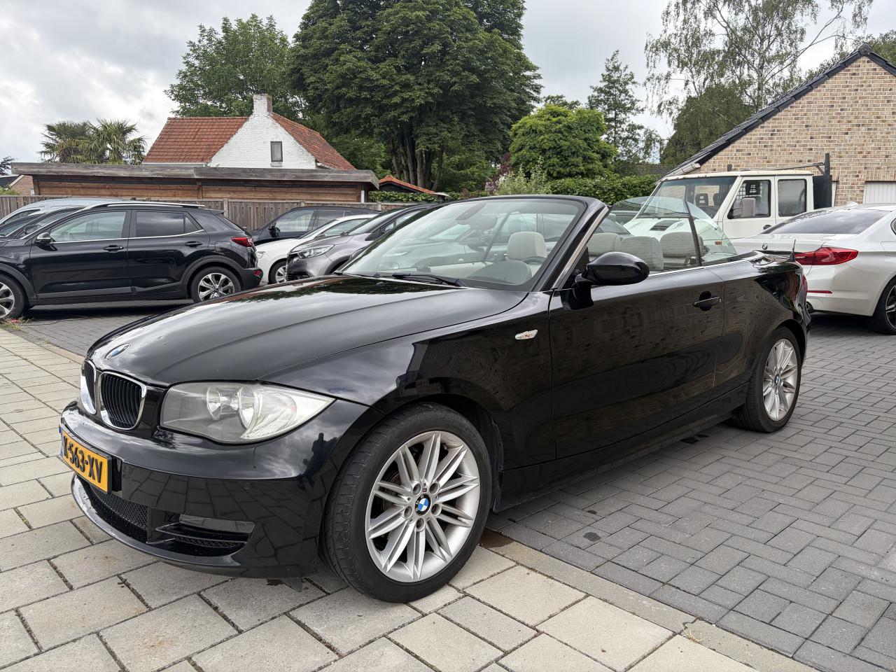 BMW 1-serie Cabrio 118i Airco PDC 2008 Boekjes