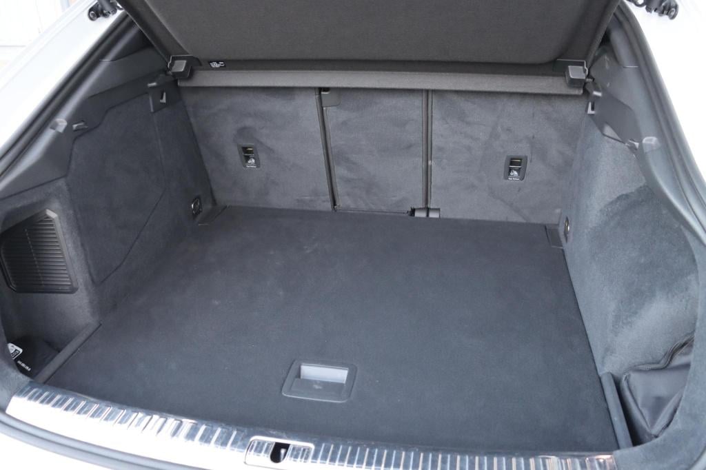 Audi Q3 sportback 45 tfsi e s edition 245pk s-tronic | soh 97,8% |