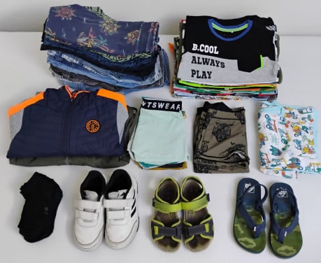 Pakket maat 110/116, schoenen maat 29.