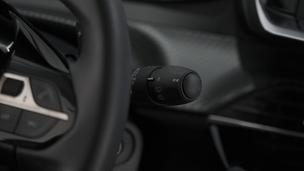 Peugeot 208 puretech 100 eat8 active | parkeersensoren | navigatie | apple 