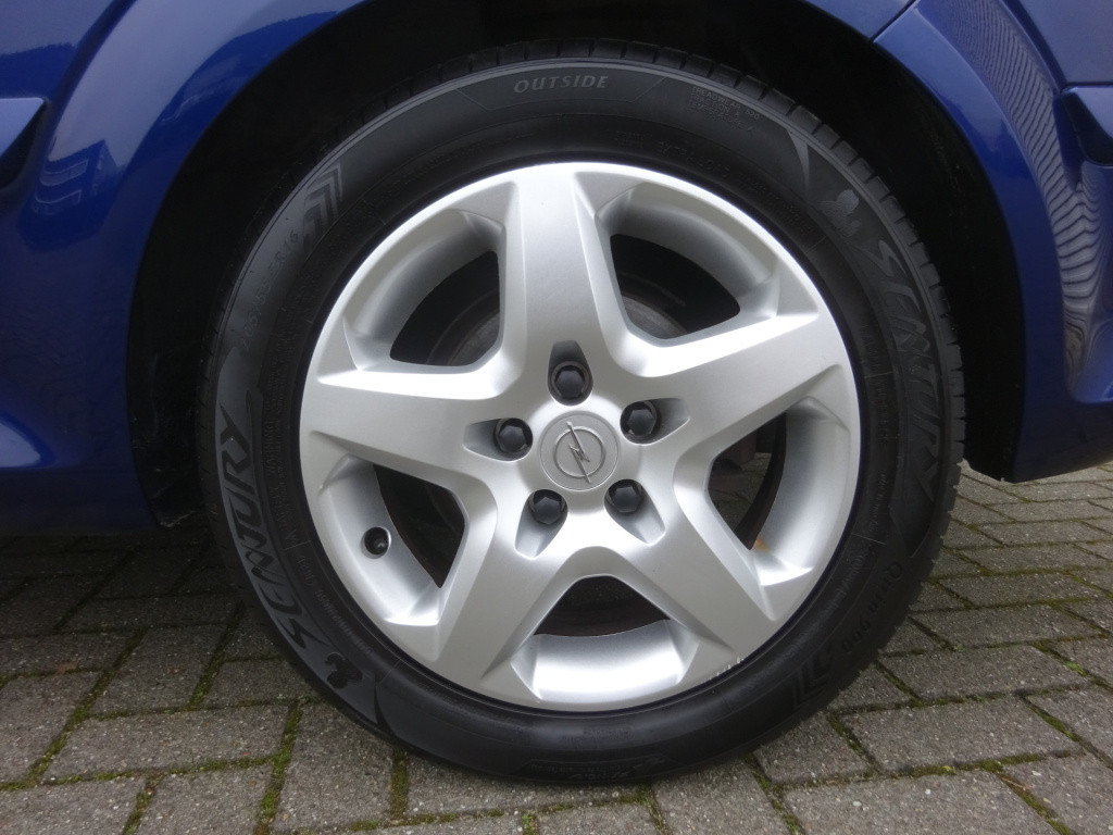 Opel Astra gtc 1.8 business airco / elektr. ramen / cruise control / nap