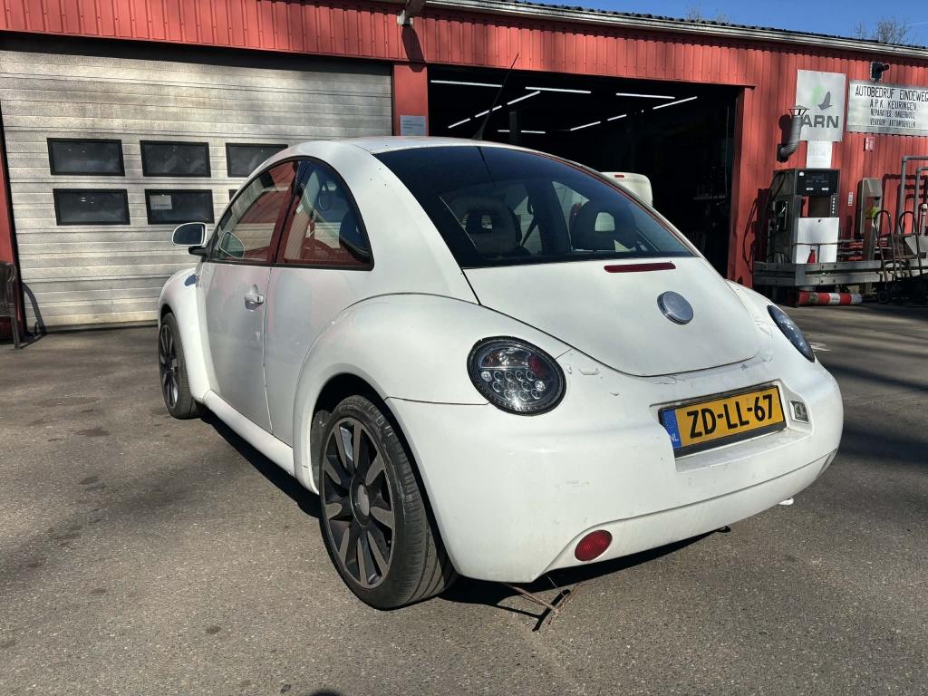 Volkswagen New Beetle 2.0 highline