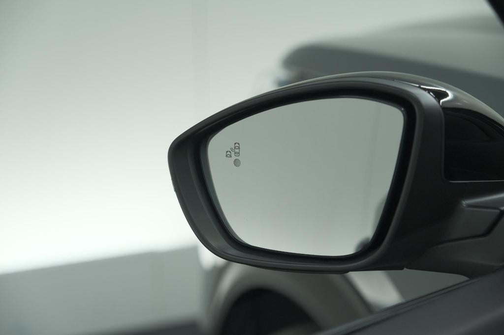 Peugeot 2008 puretech 130 eat8 gt | 360 camera | stoelmassage | adaptieve c
