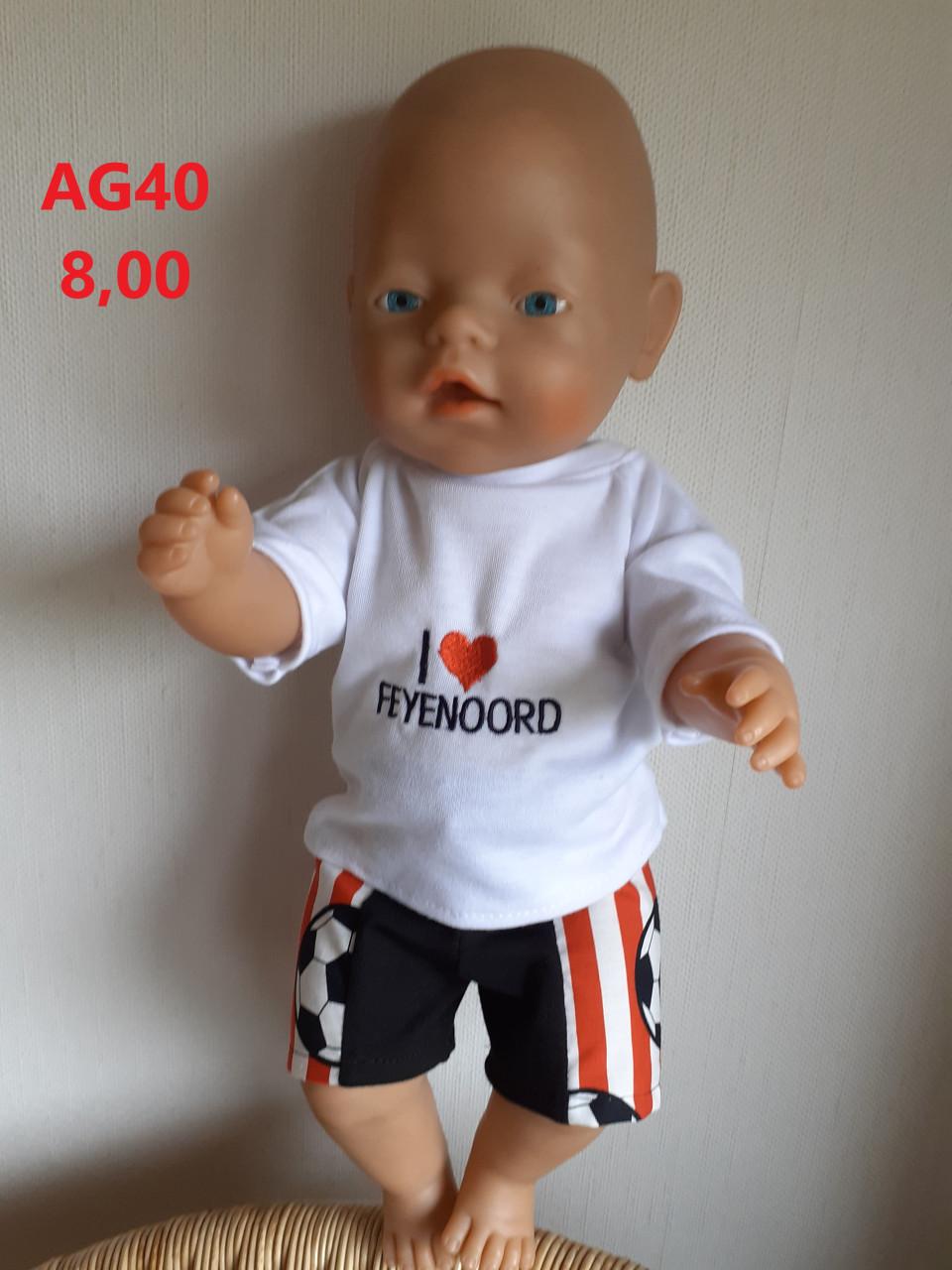 Poppenkleertjes baby born. Set Feyenoord. Opbrengst KiKa.