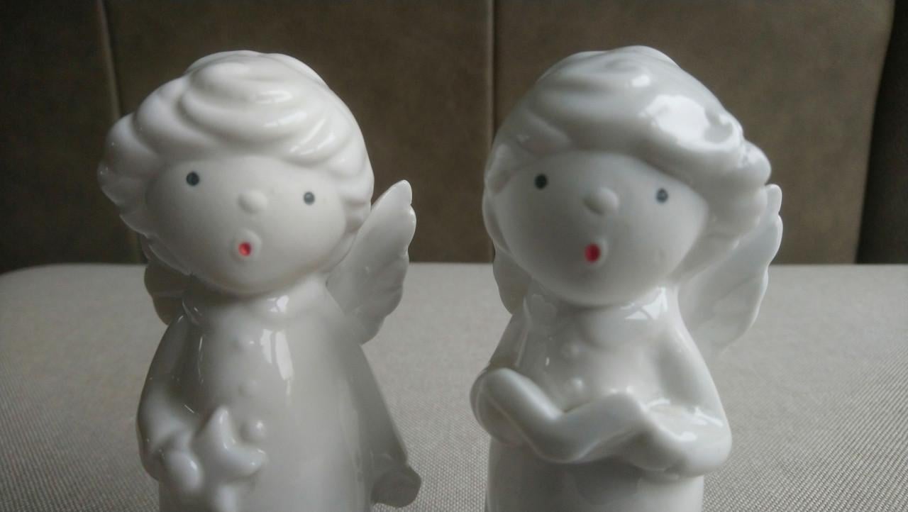 Set porseleinen engeltjes kerst h 12 cm
