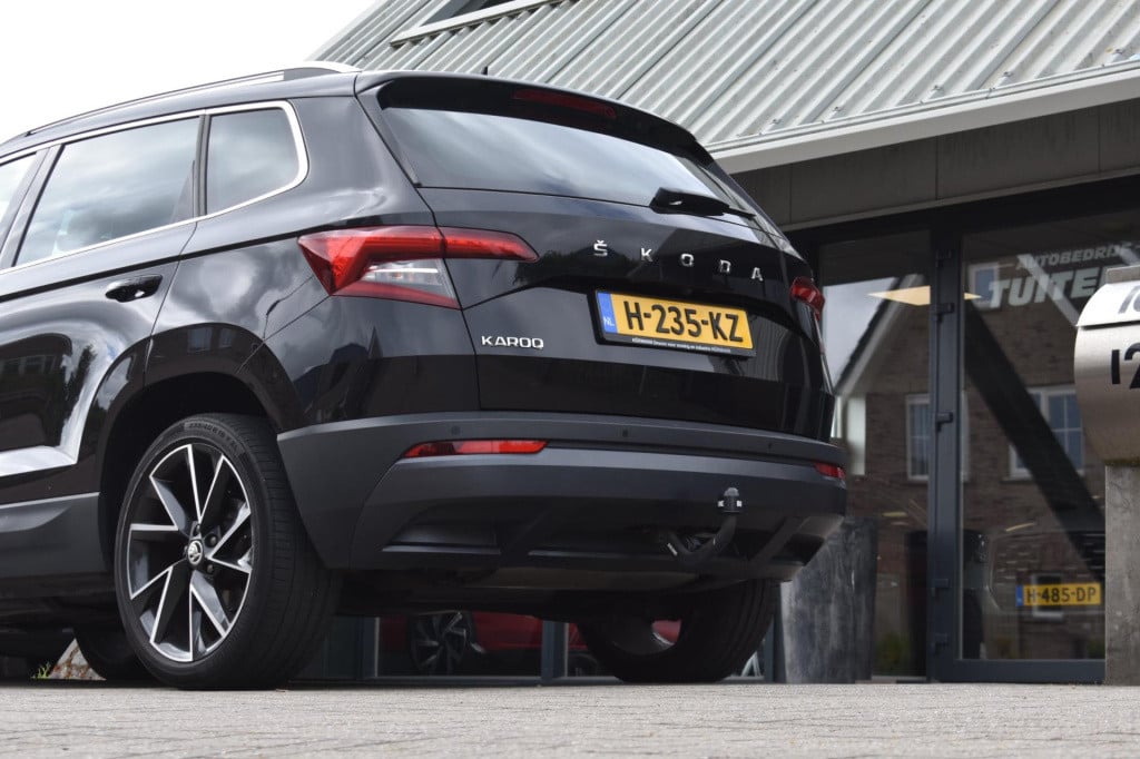 Skoda Karoq 1.5 tsi act | leder | trekhaak | camera | apple carplay | andro