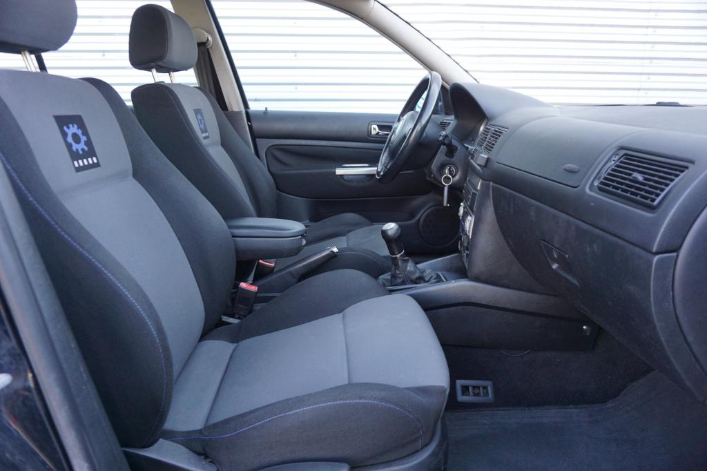 Volkswagen Golf 1.6-16v trendline airco / cruise / elektr. ramen / trekhaak