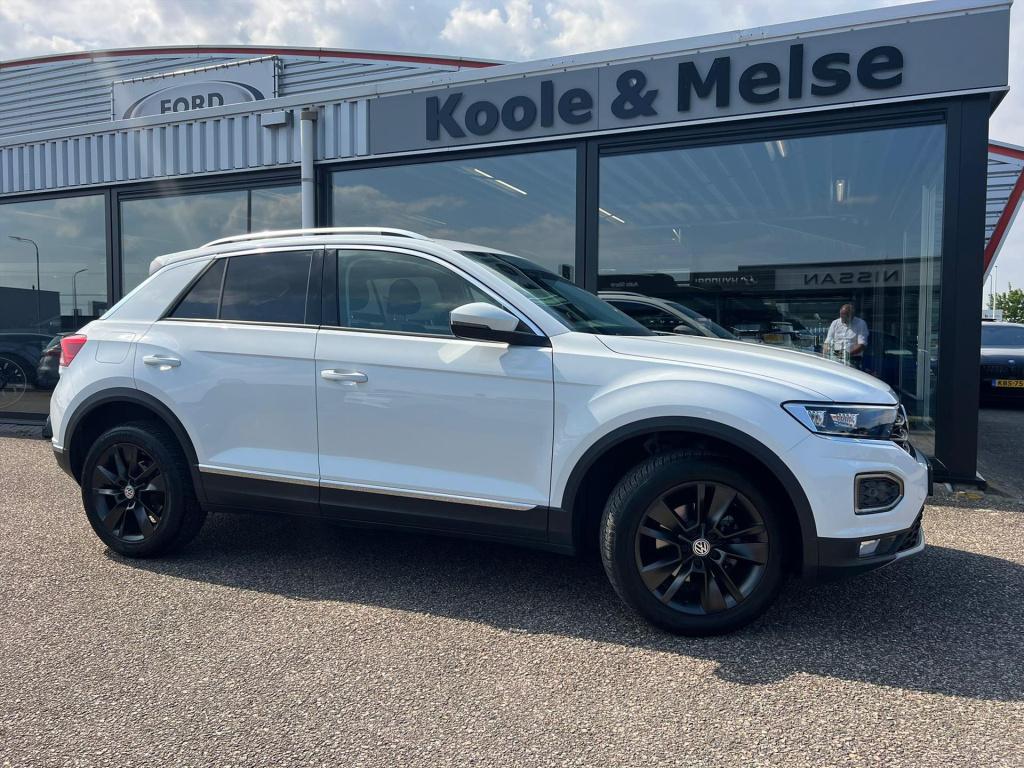 Volkswagen T-roc 1.5 tsi 150pk t-roc sport | dsg | trekhaak | led