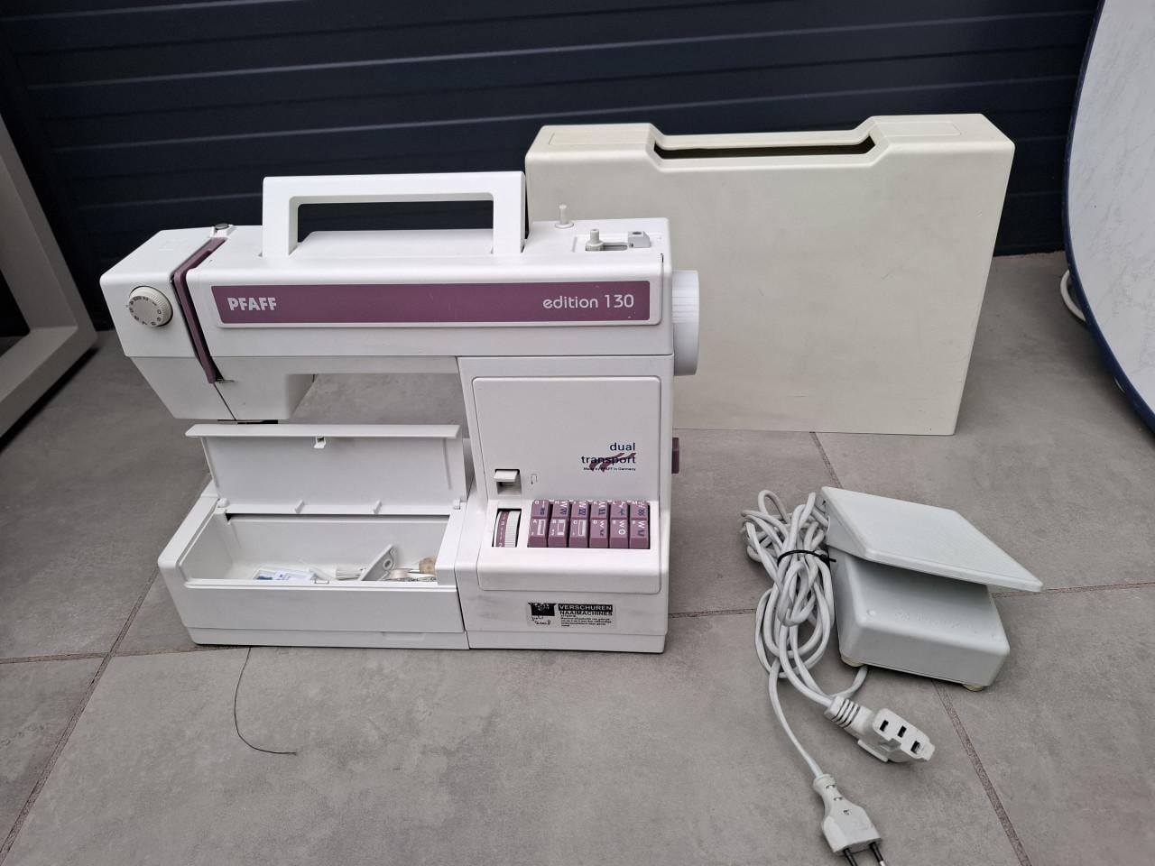 Pfaff Edition 130 Naaimachine met Dual Transport