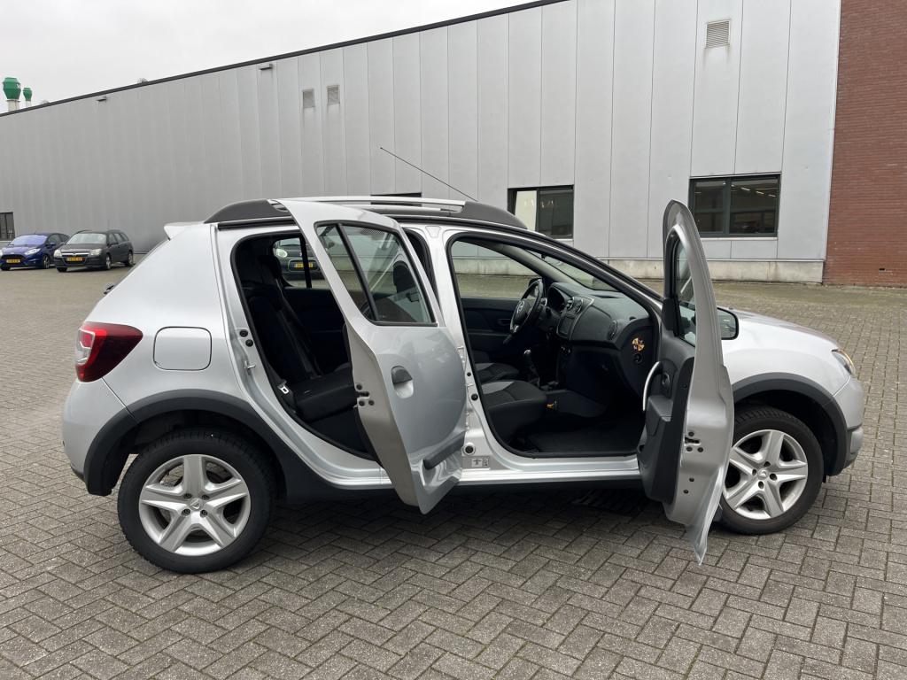 Dacia Sandero Stepway 0.9 tce lauréate 40 dkm