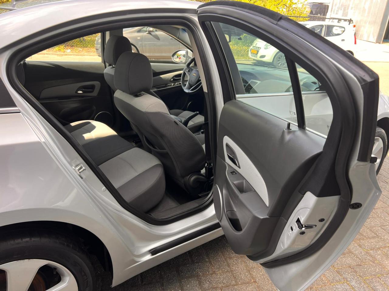 Chevrolet Cruze 1.8 LT