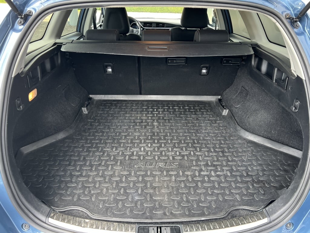 Toyota Auris touring sports 1.8 hybr. dynamic
