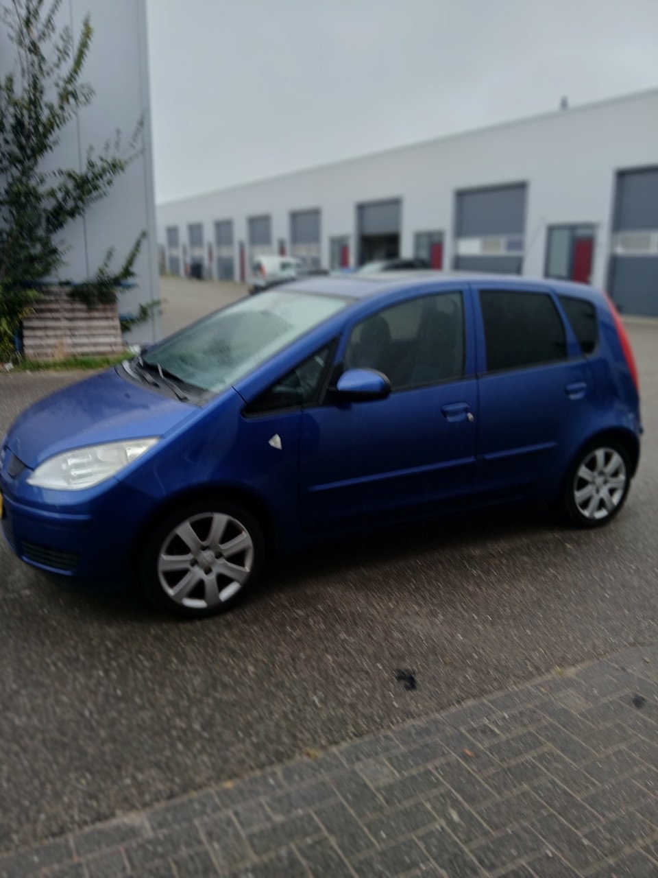 Mitsubishi Colt 2005 - 5 drs-Airco-Stuurb-el.ramen-l.m.velgen apk- 1250,=