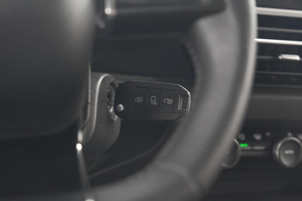 Citroen C4 puretech 130 feel pack | camera | head-up display | navigatie | 