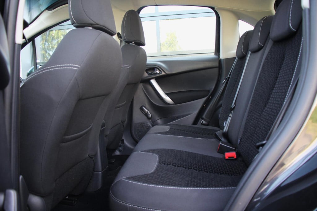 Citroen C3 1.6 ligne business 120pk 5drs - pano - cruise - navi - clima - o