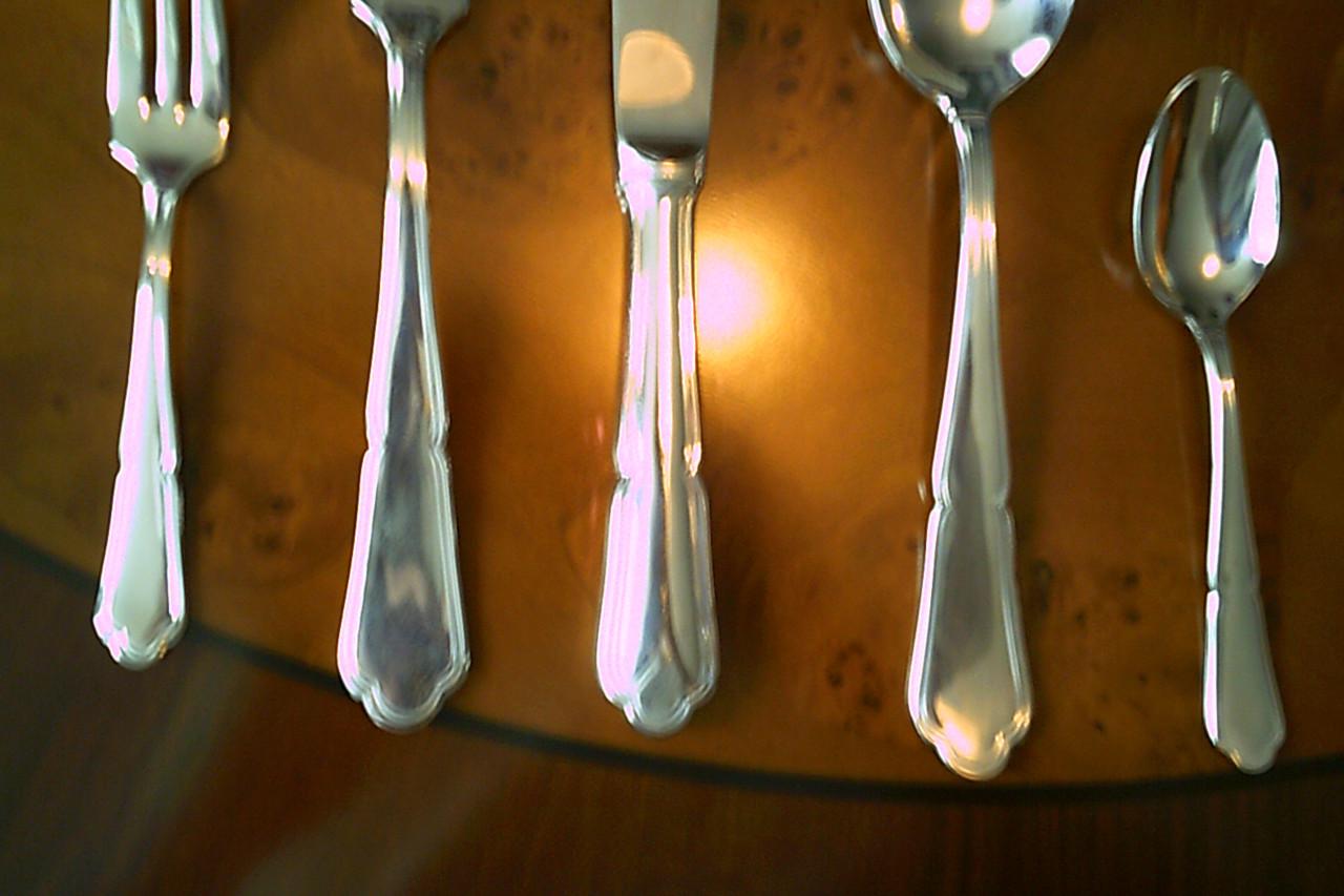 Luxe 12-persoons gevulde BESTEKKOFFER - inox 18/10